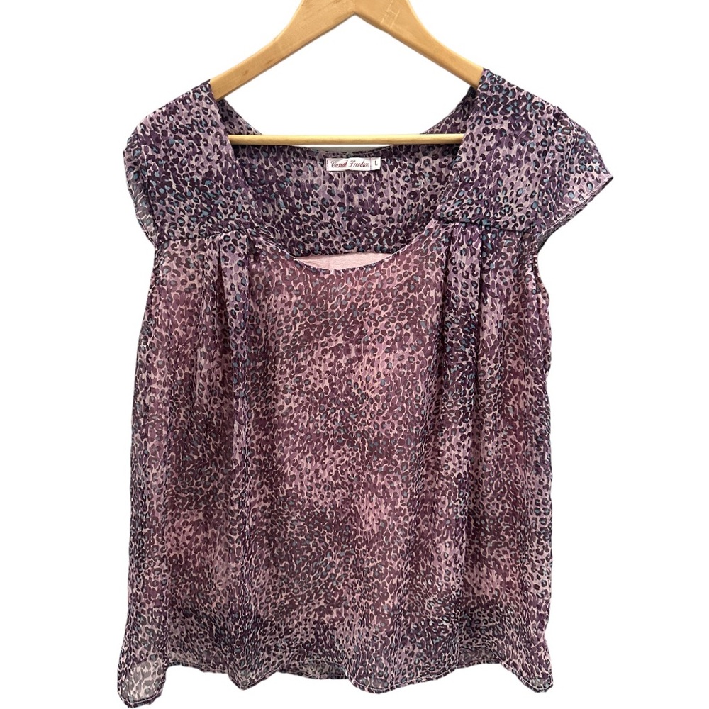 Casual Freedom Purple & Lavender Animal Print Flowy Cap Sleeve Top Large